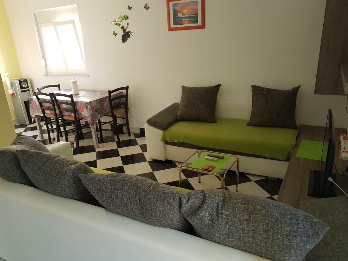 Apartment Mimosa Vir Εξωτερικό φωτογραφία